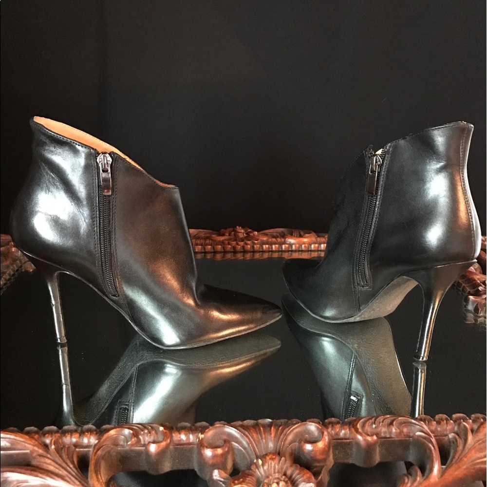 Enzo Angiolini Booties